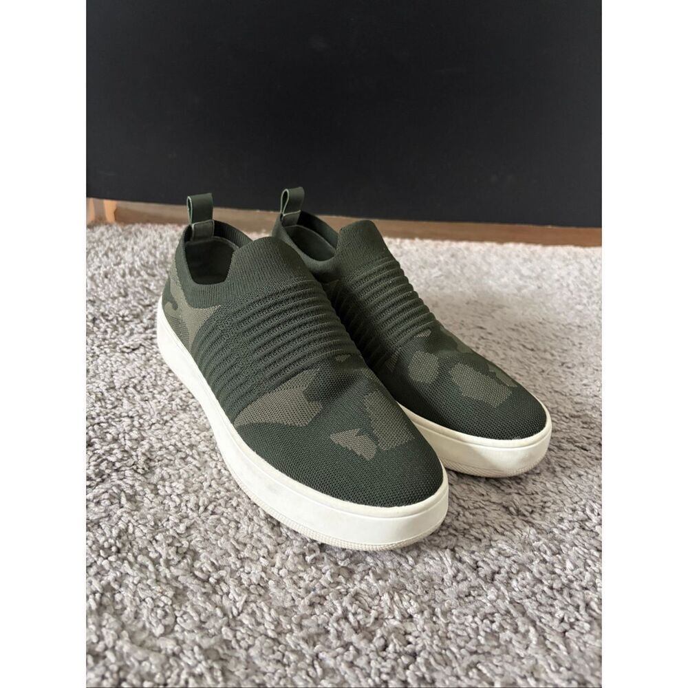 Steve Madden Beale Slip On Sneaker Camouflage Stretch Knit Size 7